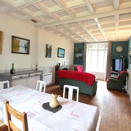 Gite Independant Au Coeur Des Volcans D'auvergne Avec Jardin Privatif, Cheminee Et Randonnees A Proximite - Fr-1-742-549 Holiday home