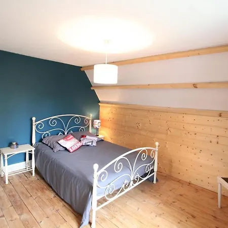 Holiday home Gite Independant Au Coeur Des Volcans D'auvergne Avec Jardin Privatif, Cheminee Et Randonnees A Proximite - Fr-1-742-549